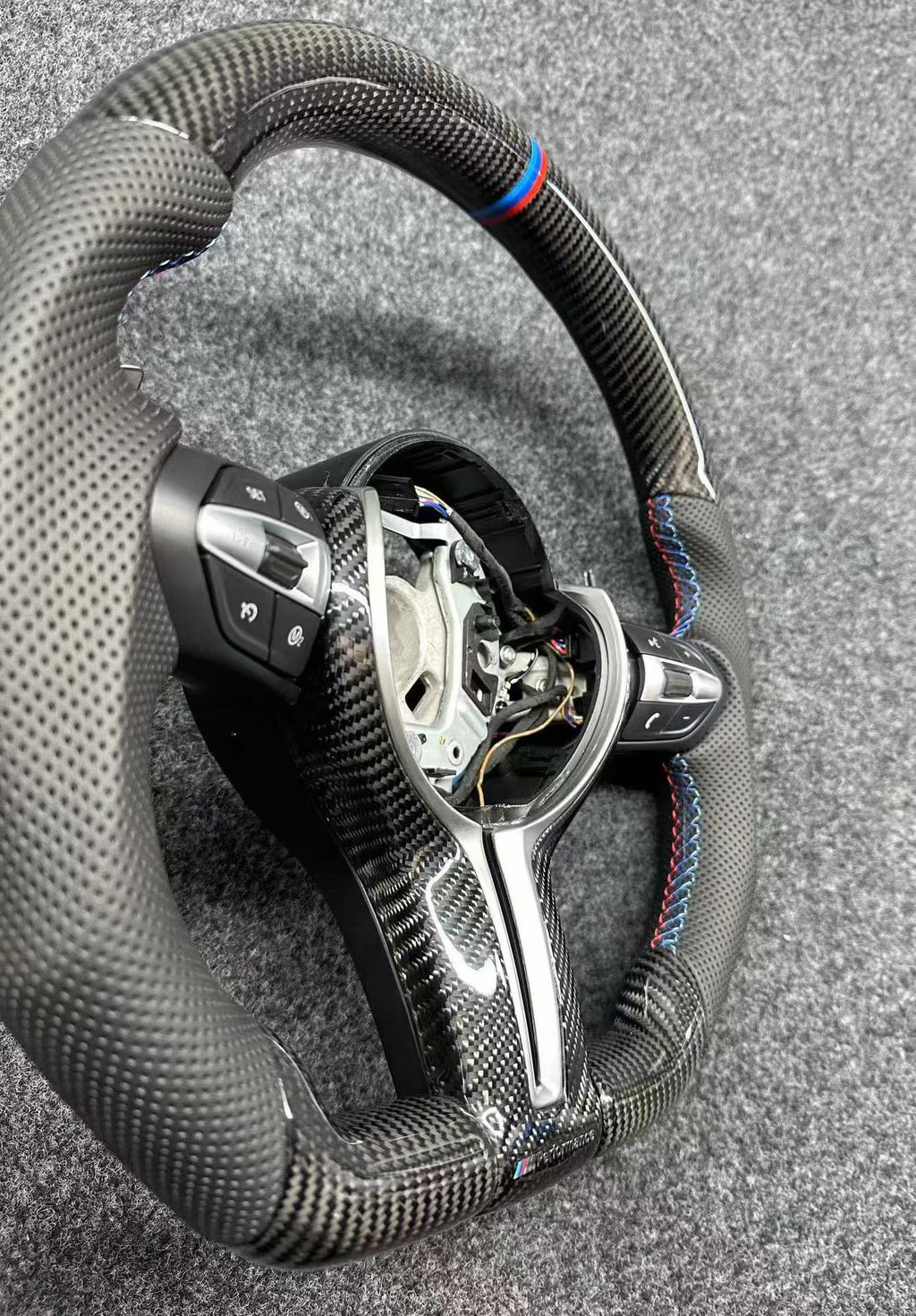 Volante Carbono MP y Cuero Perforado BMW M F-Series