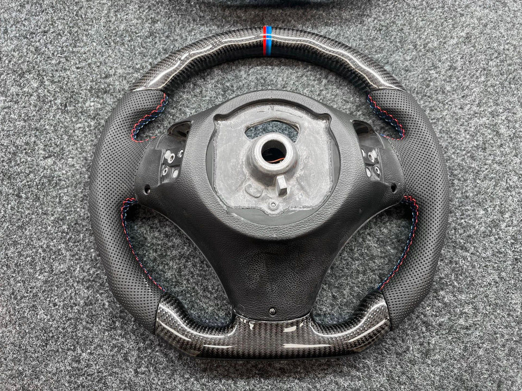 Volante Carbono y Cuero Perforado BMW M E-Series