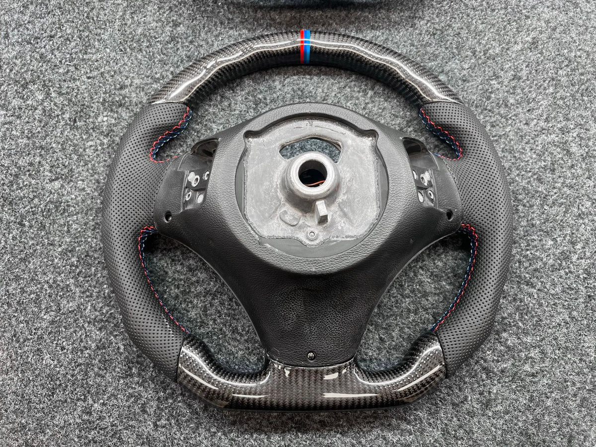 Volante Carbono y Cuero Perforado BMW M E-Series