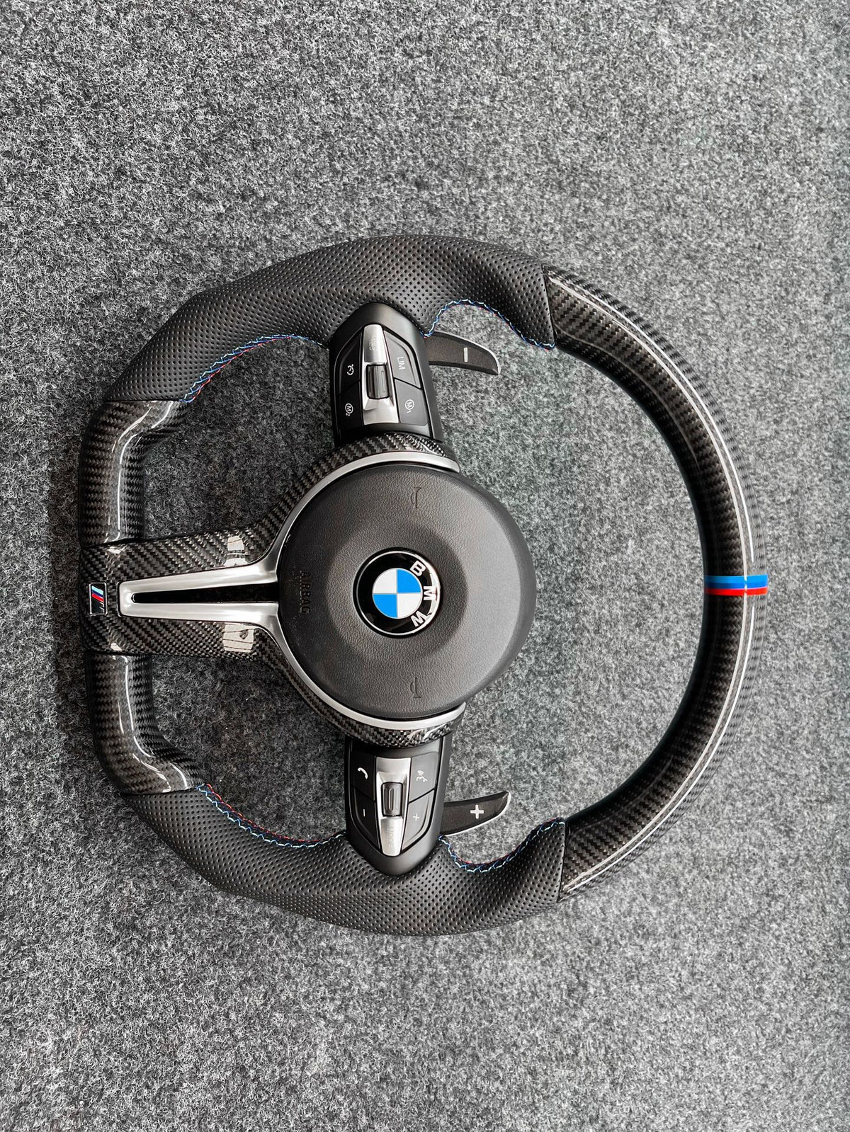 Volante Carbono y Cuero Perforado BMW M F-Series