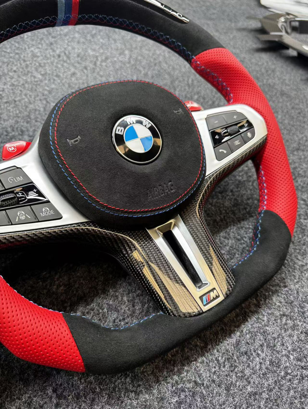 Volante Pantalla LED y Alcántara Bicolor BMW G-Series