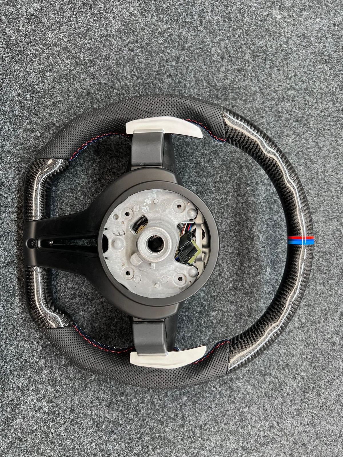 Volante Carbono y Cuero Perforado BMW M F-Series
