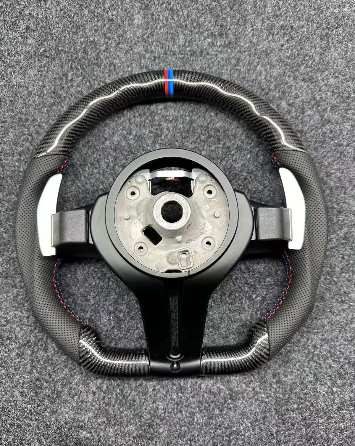 Volante Carbono MP y Cuero Perforado BMW M F-Series