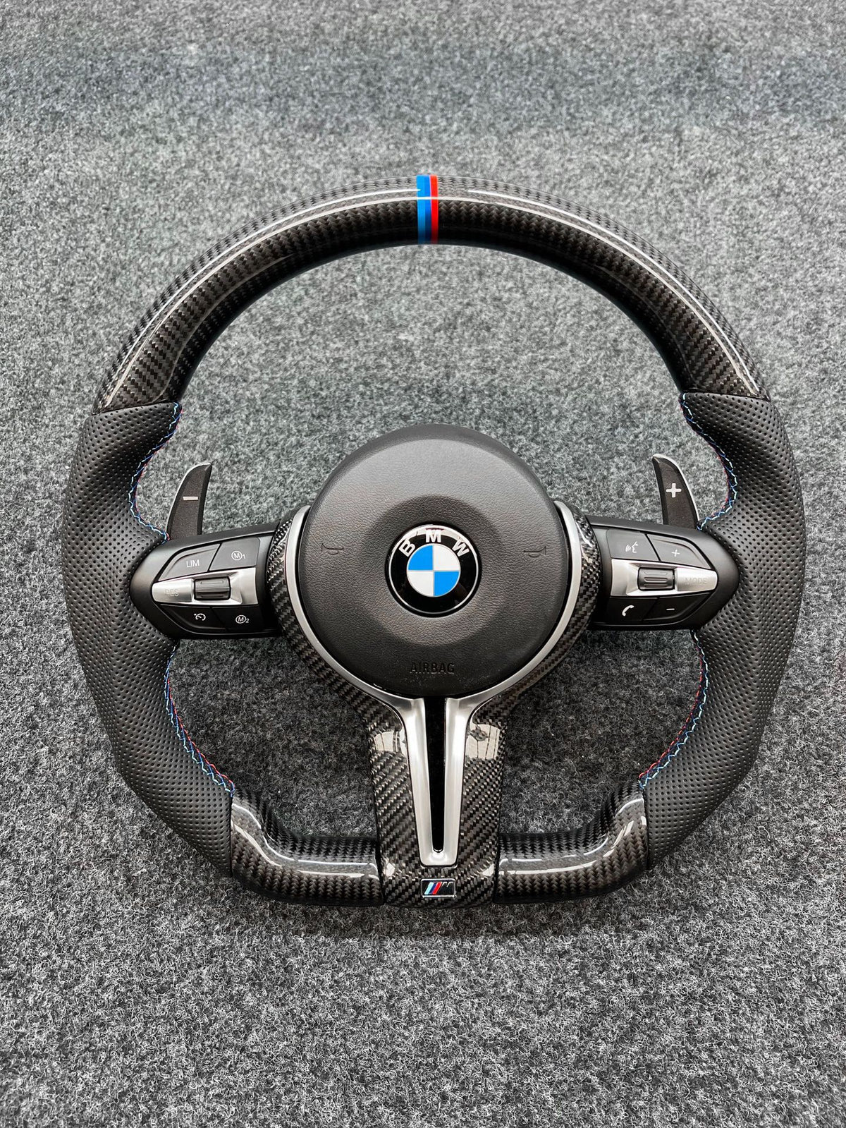 Volante Carbono y Cuero Perforado BMW M F-Series