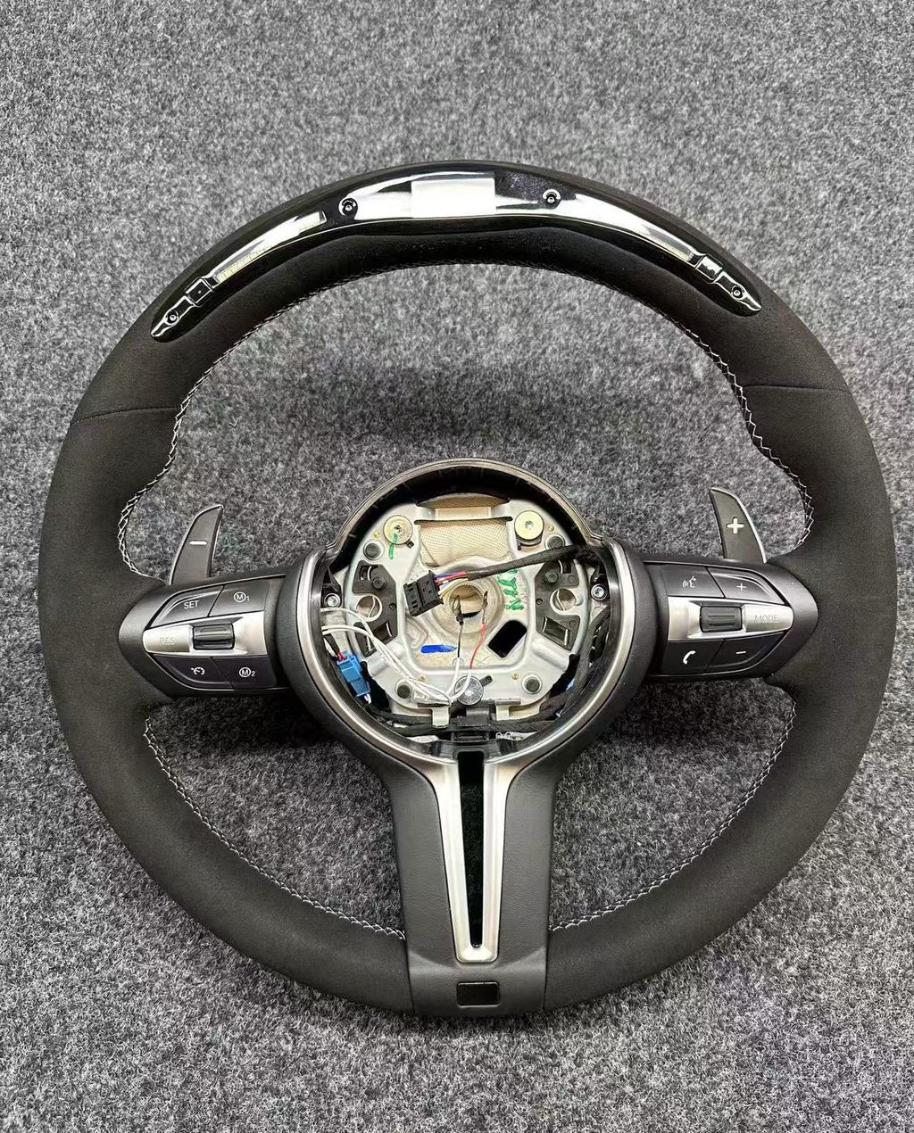 Volante Pantalla LED y Alcántara BMW M F-Series