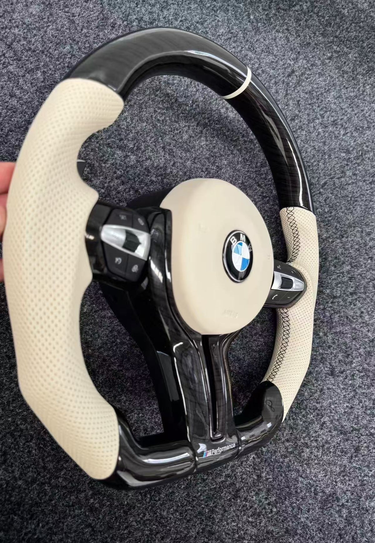 Volante Madera Piano Black y Cuero Beige BMW M F-Series